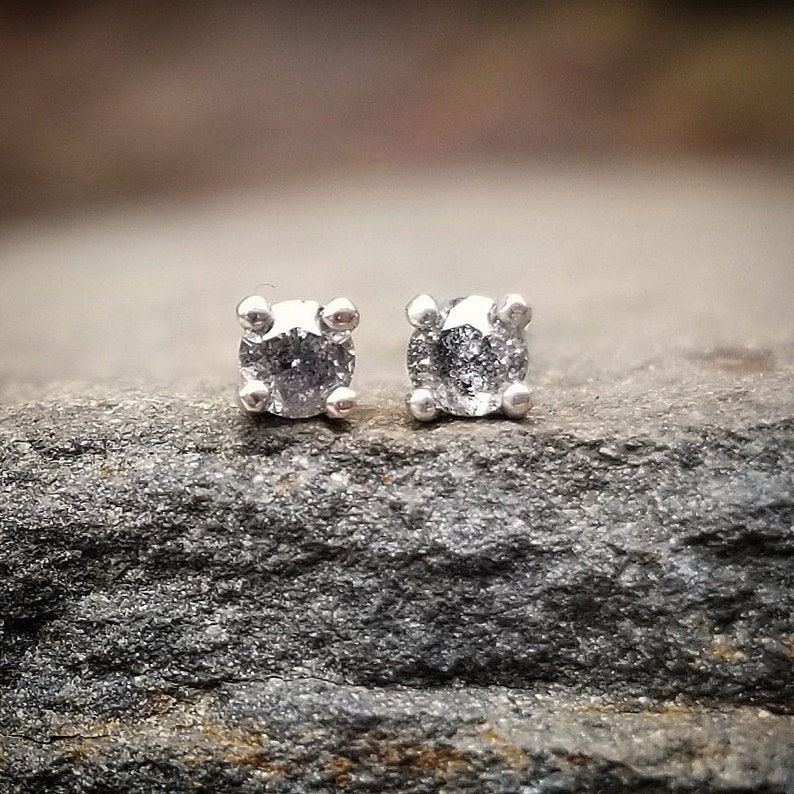gray diamond stud earrings