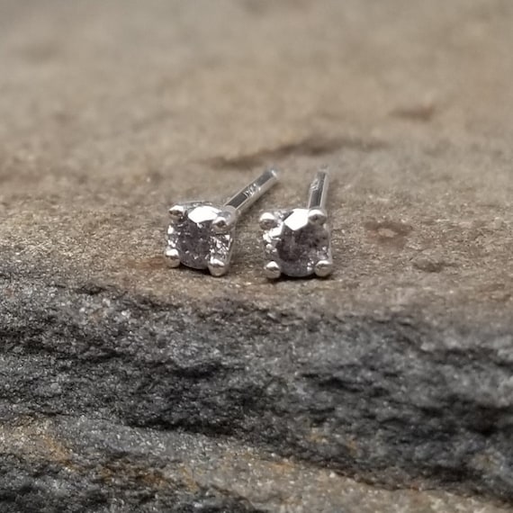 gray diamond stud earrings