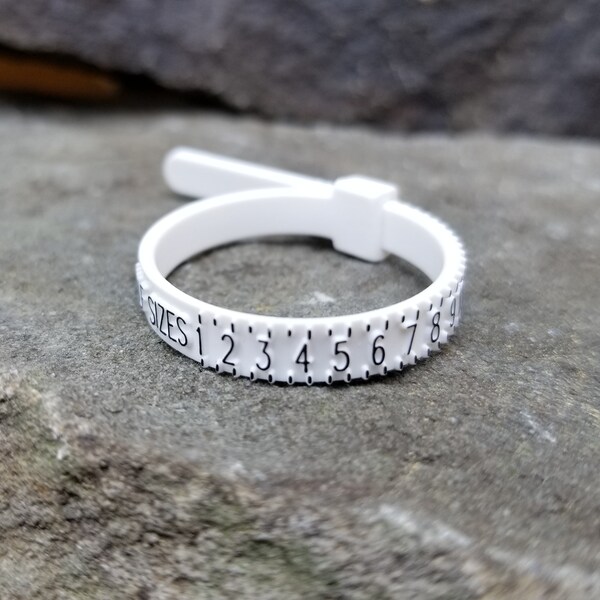 Plastic Ring Sizer, Adjustable US Ring Sizer, Reusable Ring Sizer, Accurate Ring Sizer, Full Ring Size, Half Ring Size, Find Your Ring Size