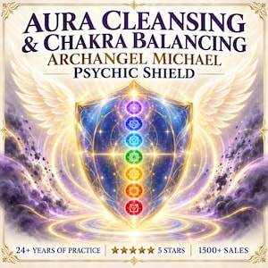 Peut inclure: Un graphique numérique avec le texte AURA CLEANSING & CHAKRA BALANCING ARCHANGEL MICHAEL PSYCHIC SHIELD. Un bouclier bleu central affiche sept symboles de chakra alignés verticalement. De grandes ailes blanches et des nuages violets entourent le bouclier.