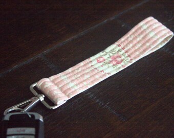 Quilted Floral Wristlet with Swivel Clasp
