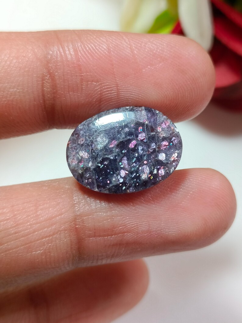 Cabujón ovalado de piedra solar iolita color sangre, gema natural brillante para la fabricación de joyas. imagen 5