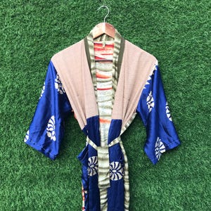 Bata de kimono, chaqueta de seda estilo kimono bohemio, bata de estar por casa con cinturón, bata de patchwork de seda vintage, pareo de playa estilo bohemio