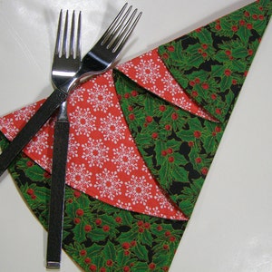 Christmas Tree Dinner Napkins Holly and Snowflakes set of 2