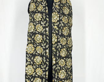 Lenço feminino preto de algodão com estampa floral, estola boho macia e leve, dupatta de algodão estampada, estola feminina leve, presente para ela.