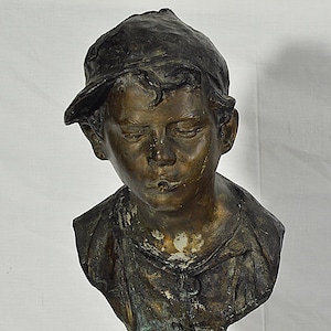 Bronze bust of a Scugnizzo signed by Giovanni De Martino. Marble base. Vintage sculpture. Italian art from the 1900s.