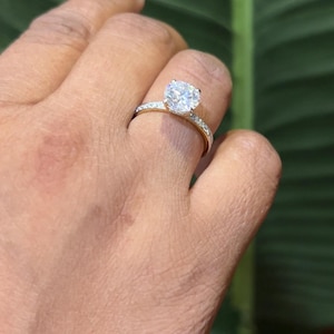 2 CT Lab Grown Diamond Engagement Ring: Unique Solitaire, IGI Certified