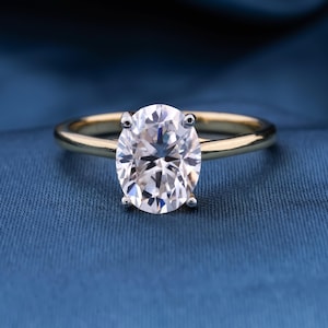 3.01 Carat Oval Lab Grown Diamond Engagement Ring | 18k Gold Solitaire | IGI Certified