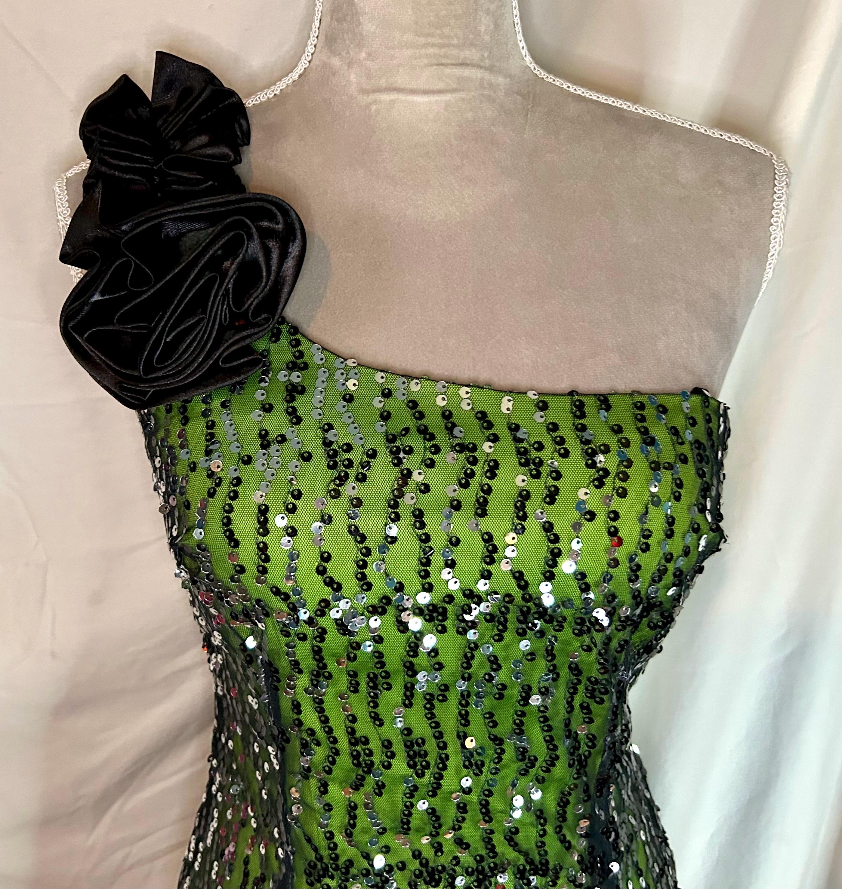 green y2k dress L) 90s/Y2K Slinky Green Drop Waist Midi Dress – The Clothing Warehouse main image 1