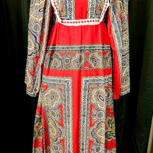 Vintage ‘70s PBJ Junior Petites Red, Multi Lace-Trimmed Long-Sleeve Paisley-Print Maxi Caftan, Modern Size XS/S