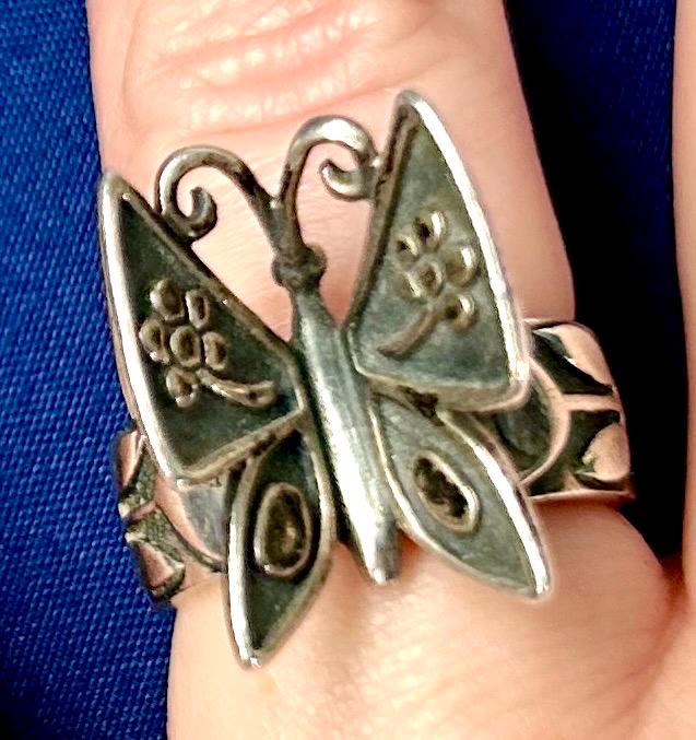 James Avery Retired Ring