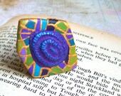 Art deco green blue cocktail ring polymer clay oversize statement ring in blue turquoise green purple and gold Gaudi inspired