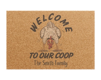 Felpudo de bienvenida a nuestro gallinero / Ilustración de pollo, nombre personalizado