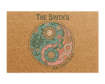 Felpudo bohemio, felpudo de bienvenida personalizado, alfombra de entrada "Our Happy Place", regalo de inauguración de casa bohemio personalizado, felpudo único, decoración del hogar