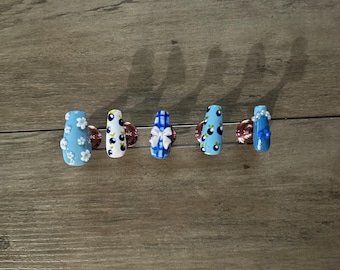 Custom made blueberry inspired press on nails