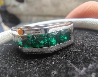 Anillo de plata de ley con circonita cúbica esmeralda para hombre / Anillo llamativo con talla princesa