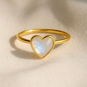 Anillo de piedra lunar arcoíris • Anillos de piedra lunar en plata 925 • Anillos de piedras preciosas con corte de corazón delicado • Anillos con piedra de nacimiento de junio • Anillos minimalistas con forma de corazón