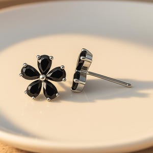 Black Onyx Earrings • Dainty Black Gemstone Studs • Minimal Flower Shape Studs • Floral Style Earrings • Jewelry Gift for her • Earlobe Stud