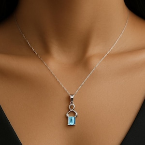 925 Sterling Silver Aquamarine Pendant Necklace: March Birthstone