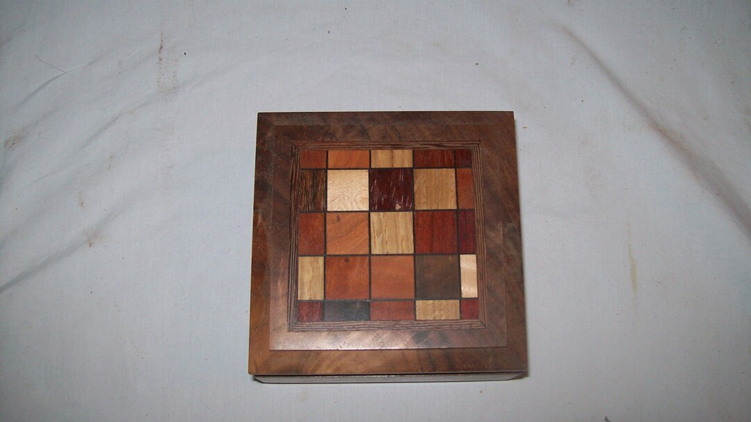 Small Inlayed Box Small Wooden Box With Beveled Top Inlayed With Quilted Pattern 5'x5 ...