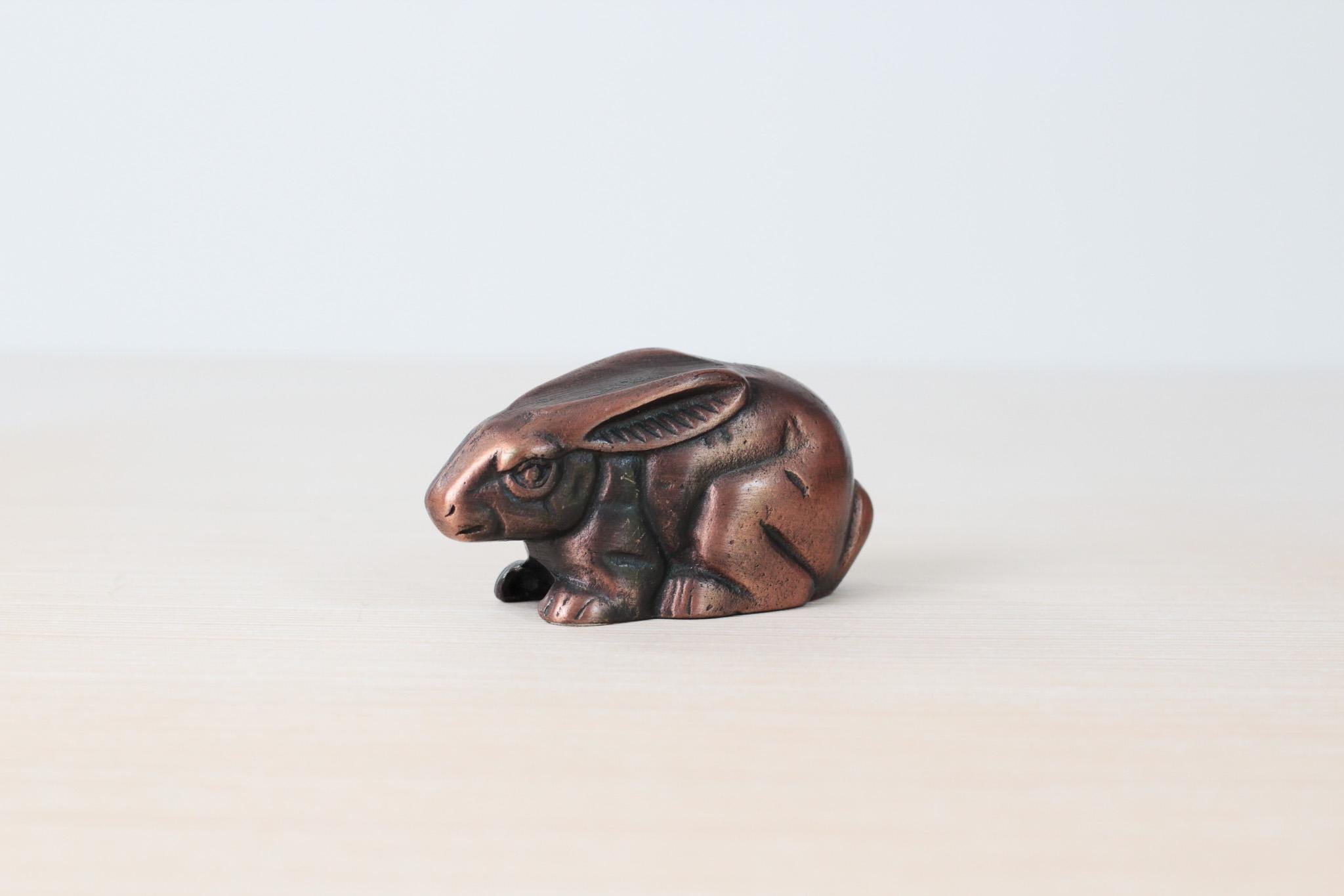 銅　うさぎ　置物 ヴィンテージ銅色鋳造金属製うさぎの置物 - Etsy 日本