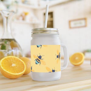 Bee Mason Jar Tumbler: Frosted Glass Summer Drinkware
