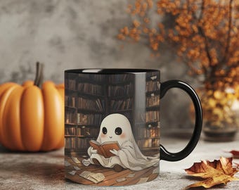 Taza de Café "Ratón de Biblioteca Fantasmal": Linda Taza de Fantasma, Decoración de Halloween, Regalo de Lectura, Ambiente Acogedor, Taza para Amantes de los Libros