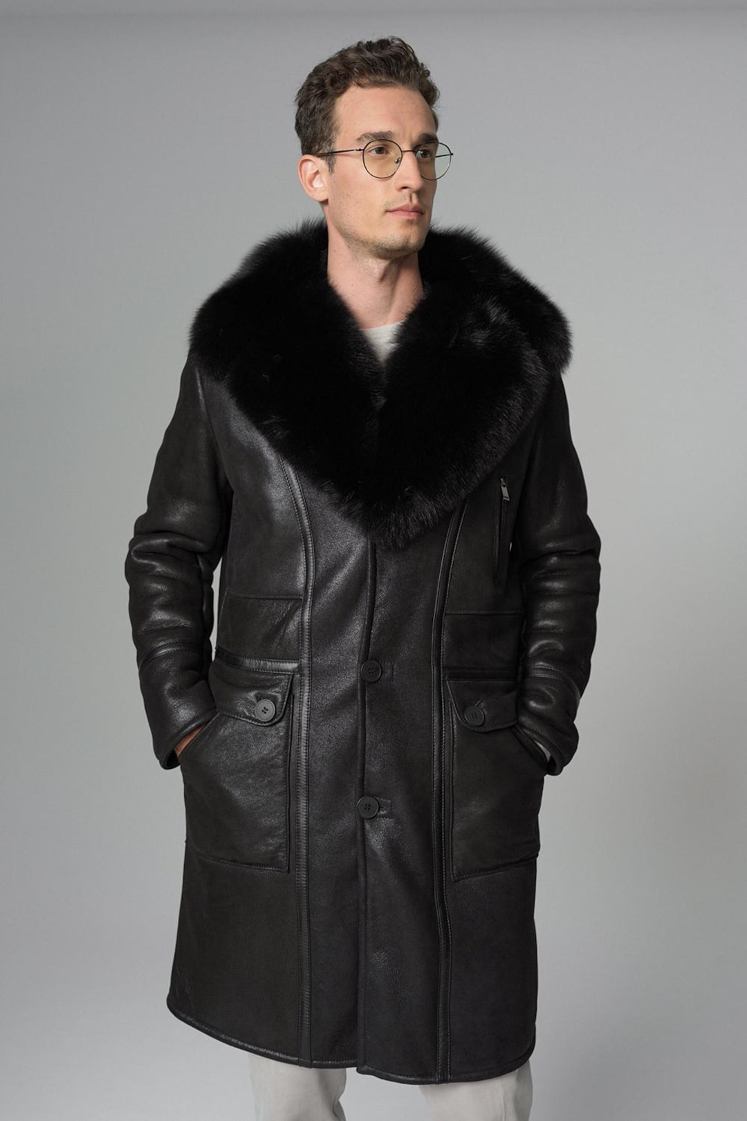 メンズロングムートンレザーコート：フォックスファーカラー、冬の