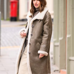 Shearling coat women  sheepskin  real genuine shearling sheepskin Coat  for women cognac  luxury shearling coat