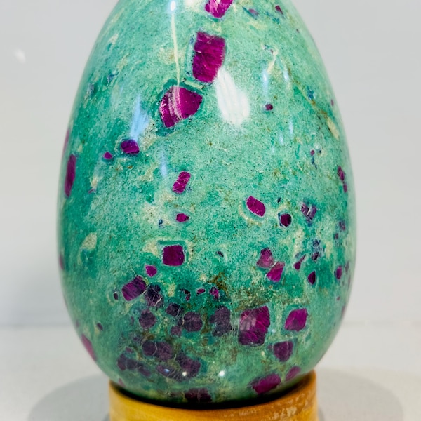 Huevo de cristal de rubí fuchita natural – Piedra curativa, pieza de colección (160 mm)