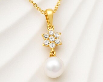 Pearl Pendant Necklace Pearl Flower Necklace Sterling Silver Floral Necklace Dainty Pearl Jewelry Bridesmaid Gift Wedding Jewelry for Her