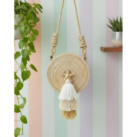 Artesania Colombiana - Round Straw Shoulder Bag - Starfish Charm and Tassels - Bolso Artesanal