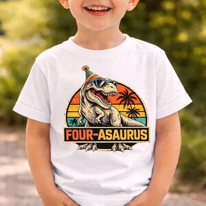 Fourasaurus PNG, 4-årsdagsdinosaurie PNG, retro dinosauriefödelsedagströja design, barnfödelsedagsdinosaurie PNG, sublimering