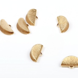 Brass Ribbon Crimps,Raw Brass Textured Ribbon Clasp,Half Moon Crimp End,Cord End,Fasteners Clasp,Round Ribbon Claws,Jewelry Supplies-RB1029