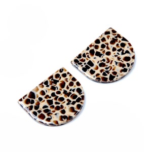 Amuletos de pendientes de concha de tortuga, amuletos de cuentas acrílicas de acetato, colgantes en forma de semicírculo D, piezas de aretes acrílicos, suministros de joyería A379-ACE210AX