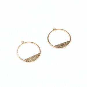 Messing Runde Charms, Strukturierte Ohrring Zubehör, Strukturierte Anhänger, Rohe Messing Kreisförmige Anhänger Mit 1 Schleife, Schmuck Zubehör-RB1060