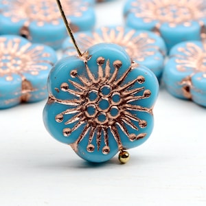 Cuentas de vidrio checo azul claro de 18 mm, cuentas de vidrio prensado con forma de flor, opacas, 4 unidades (CGB-C-3)