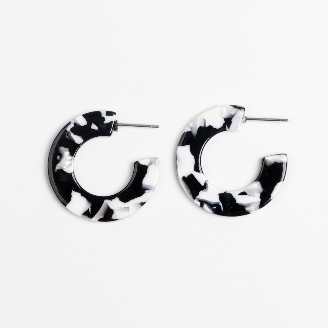 Tortoise Shell Studs main image 1
