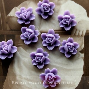 10PCS  Wholesale Beautiful  Colorful 6-petal Flower Resin Cabochon - -12mm(CAB-I -5)