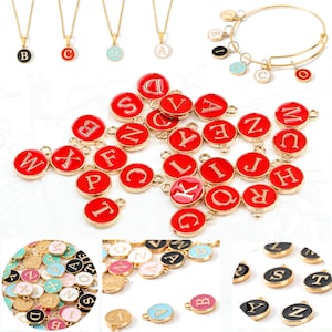 Encantos de letras rojas Letras del alfabeto dorado Colgantes de esmalte de doble cara para pulsera Collar Fabricación de joyas 26 unids/lote o elija la letra LC-2