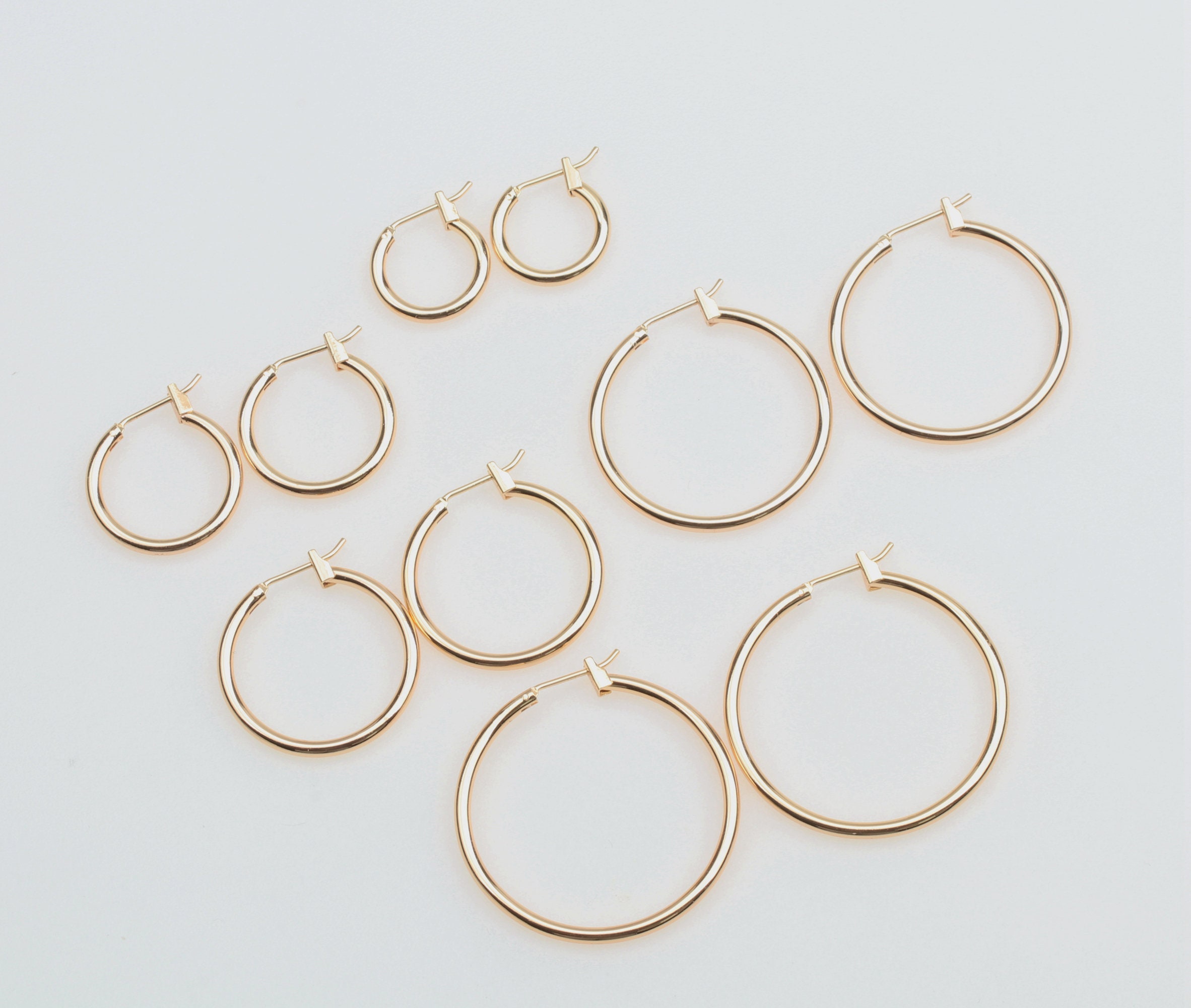 Orecchini Rotondi Riempiti In Oro 18k: Gioielli In Stile Boho Art - Foto 5