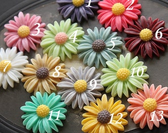 13pcs SALE Beautiful  Colorful Daisy Flower Resin Cabochon  --28mm(CAB-U-MIXSS)