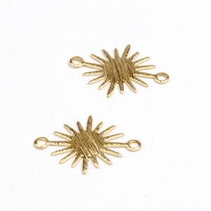 Messing strukturierte Charms, Ohrringzubehör, Sonnenform Anhänger, Rohlinge mit 2-Loch-Ohrringen, passend für DIY-Halskette, Schmuckanhänger, 18mmx13.5mm-RB1305