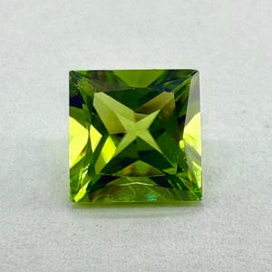 7mm Princess Cut Peridot Square – Natural Faceted Gemstone for Jewelry Making