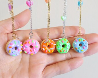 レインボースプリンクルドーナツネックレス、ピンクドーナツペンダント