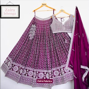 Paarse Lehenga Choli met ruches: feestjurk met borduursel Georgette