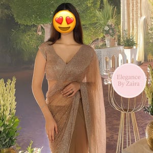 Sari beige listo para usar, trabajo de diseñadores, sari completamente cosido, sari de 1 minuto, sari de encaje elegante con trabajo bordado pre-drapeado para mujeres de EE. UU.