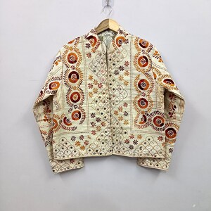 This elegant front open boho jacket is designed with full-length sleeves, a structured cropped silhouette, and soft breathable cotton fabric that offers both comfort and statement styling.
