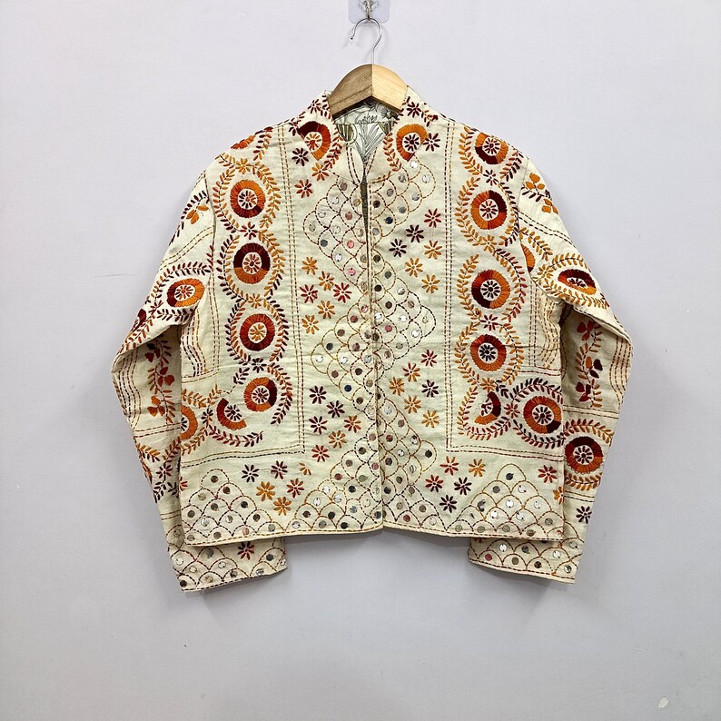 This elegant front open boho jacket is designed with full-length sleeves, a structured cropped silhouette, and soft breathable cotton fabric that offers both comfort and statement styling.
