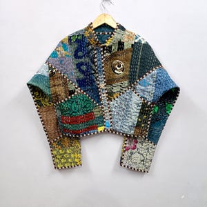 Chaqueta corta de seda Kantha / Abrigo reversible de algodón con patchwork